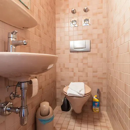 Mirbach Apartman *